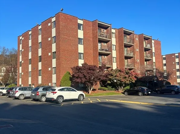 133 Franklin St APT 201, Stoneham, MA 02180