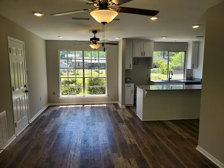 103 Greene Dr — Photo 5
