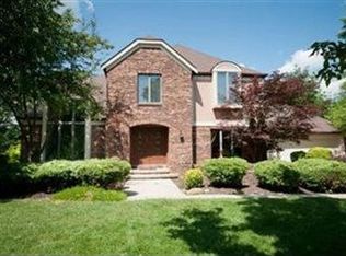 18059 Williamsburg Oval, Strongsville, OH