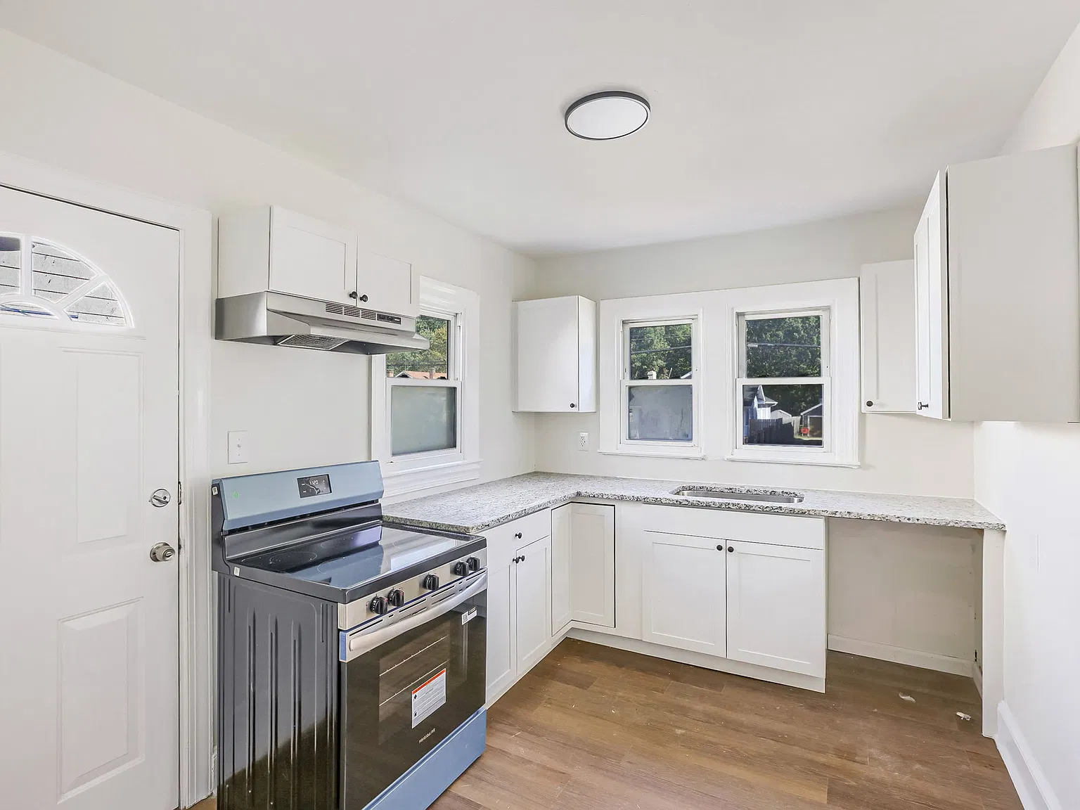 2 bed, 884 sqft, $1,195 — Photo 4