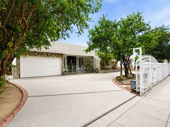 11840 Gilmore St, North Hollywood, CA 91606