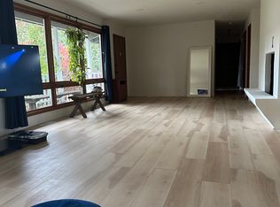 (Undisclosed Address), Lake Oswego, OR 97034