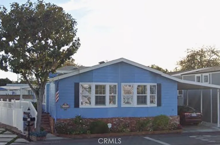 4292 Lahaina Dr — Photo 1