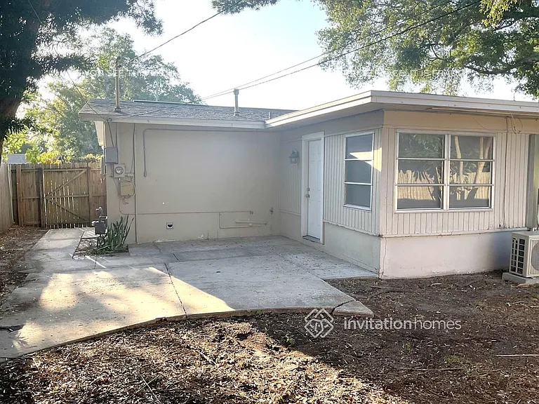 1860 Murray Ave — Photo 16