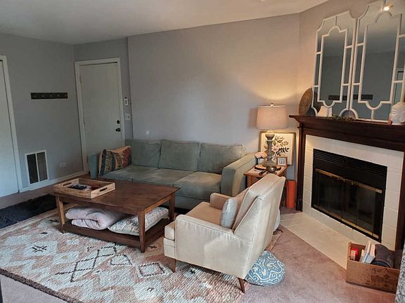 3rd image of 377 Newport Ln APT B2
