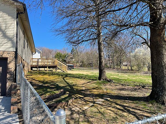 5th image of 1920 Martindale Dr