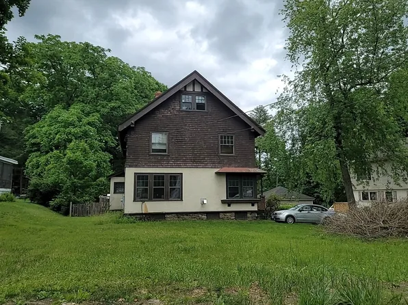 89 Church St, Ware, MA 01082