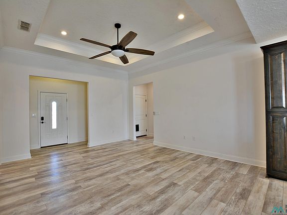 4th image of 301 Almond Tree Ln
