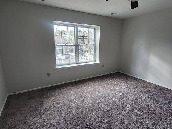 4th image of 233 Zachary Ct
