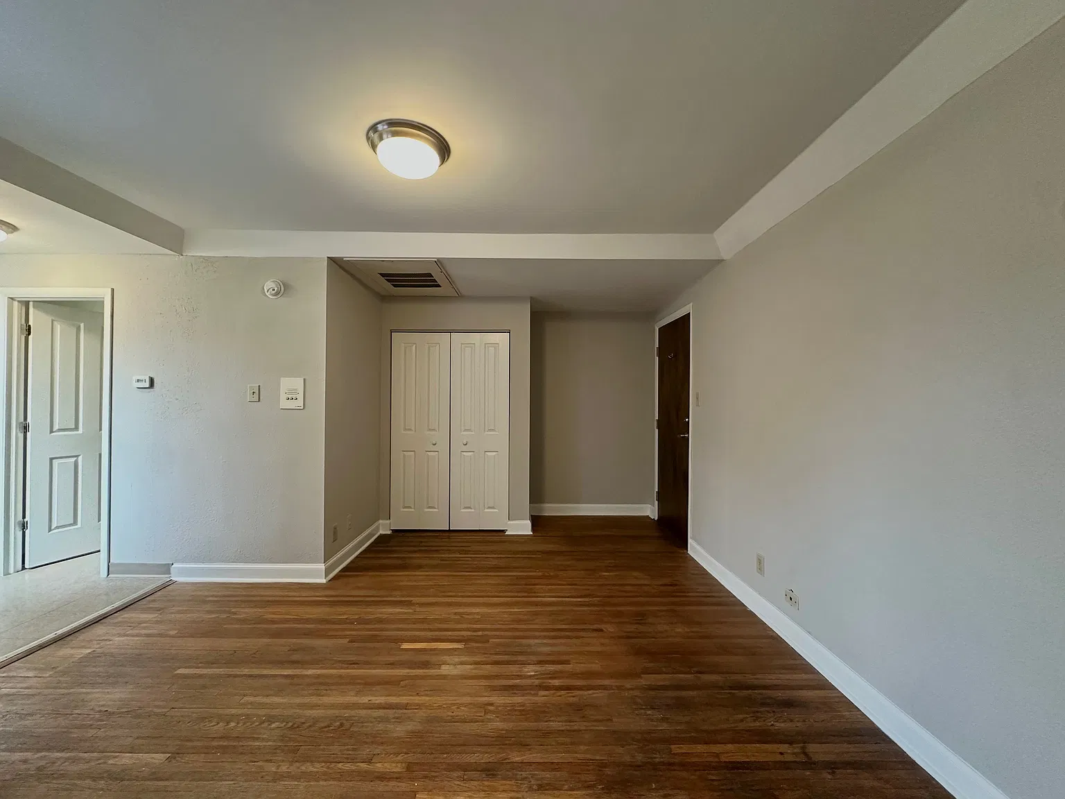 1240 Broadway St — Photo 4