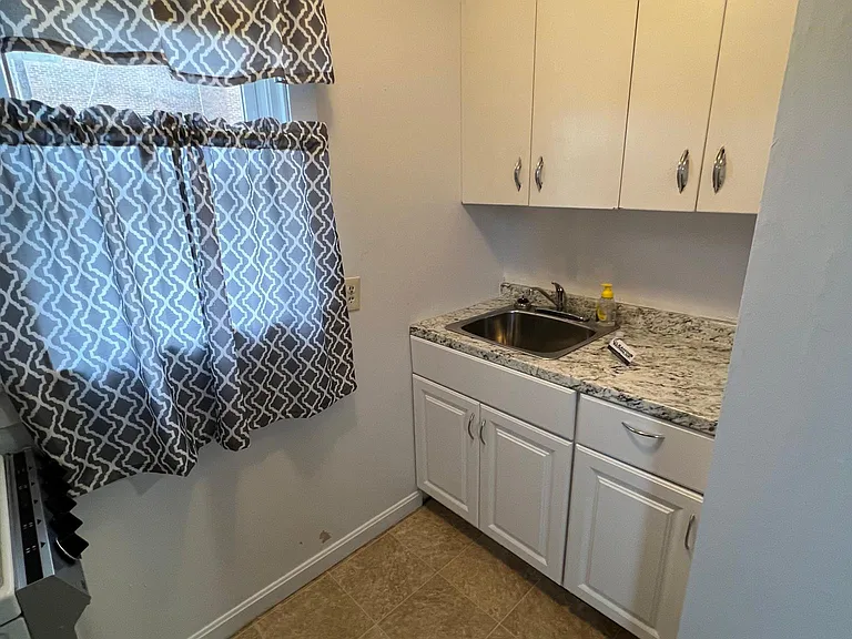 431 Gratiot Ave #1 — Photo 10