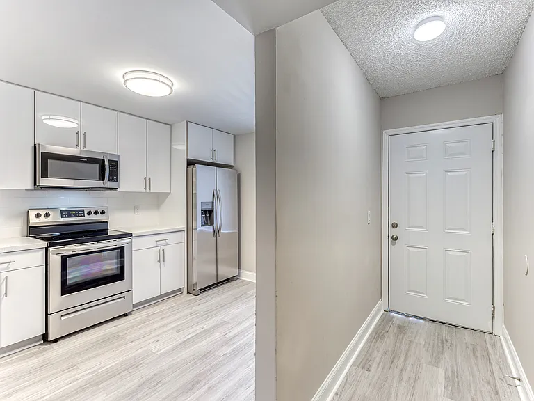 Delray Place Apartments — Photo 12