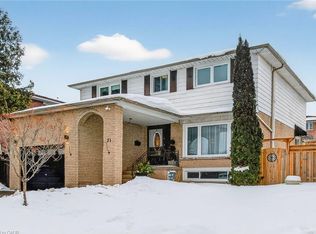31 Maynard St, Hamilton, ON L9B1R9