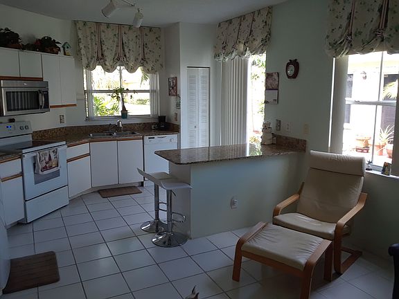 5th image of 20768 NW 3rd Ct