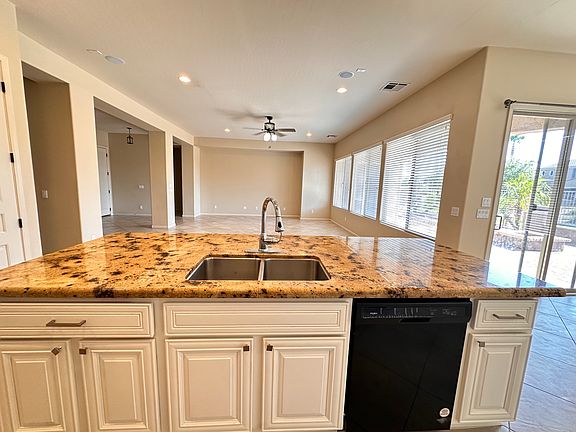 5th image of 3164 S Wilson Dr