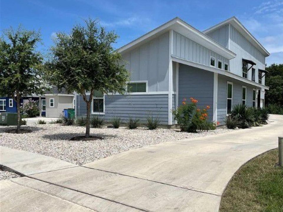 1st image of 934 County Club Dr Unit B