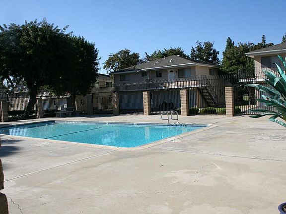 2nd image of 3079 Knollwood Ave