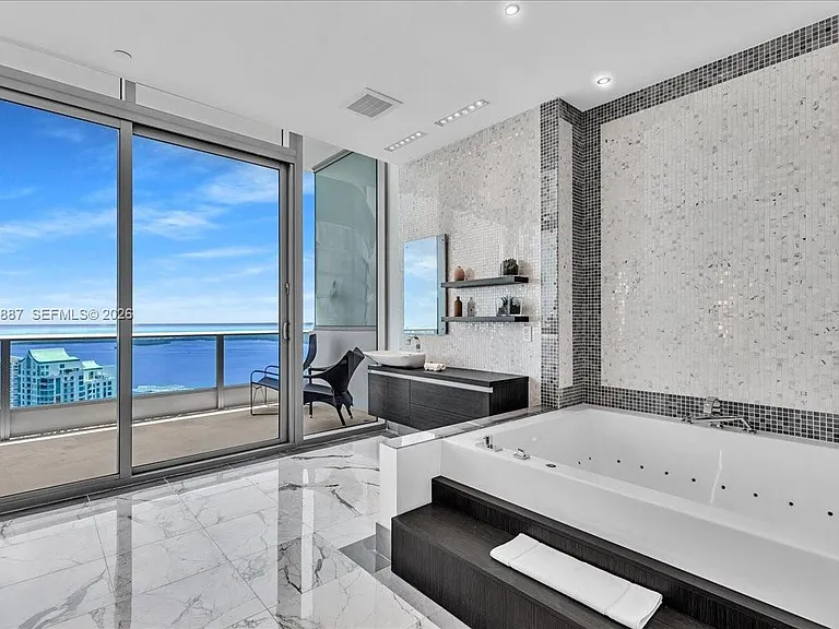 200 Biscayne Boulevard Way #Penthouse 5401 — Photo 16