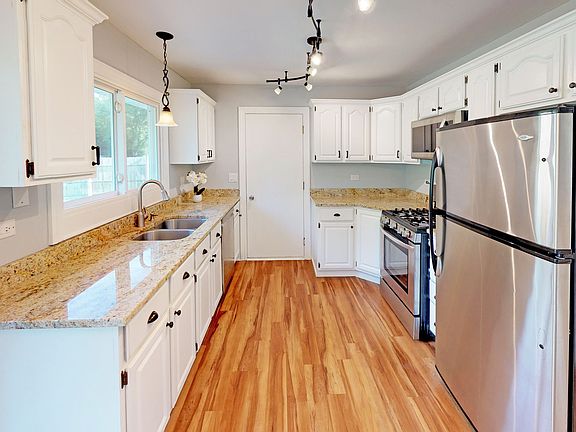 4th image of 30W311 Heather Ct