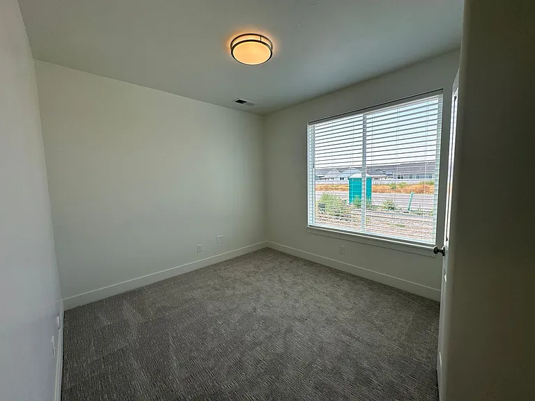 604 S 2355 W — Photo 6