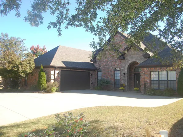 14 Bouriese Cir, Maumelle, AR 72113