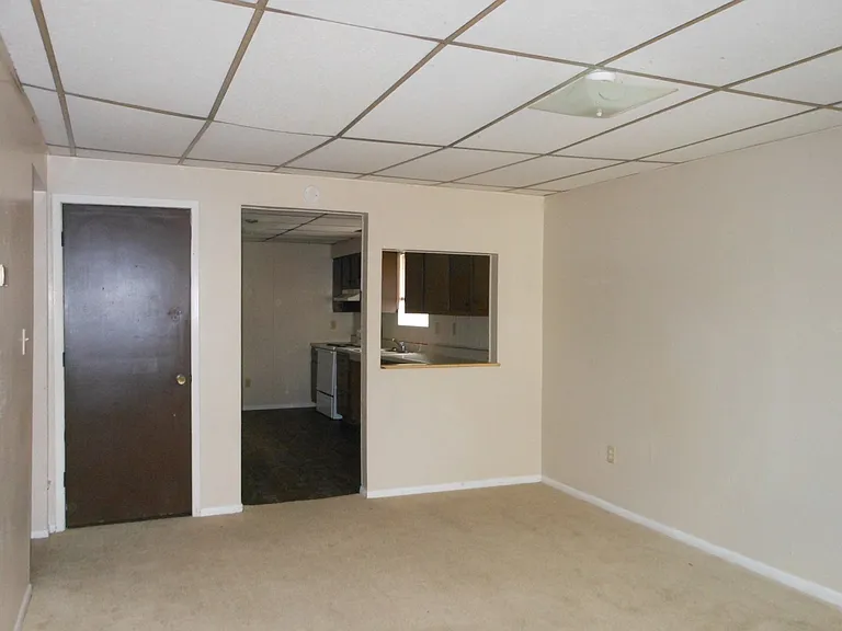 720 E Clay St — Photo 3
