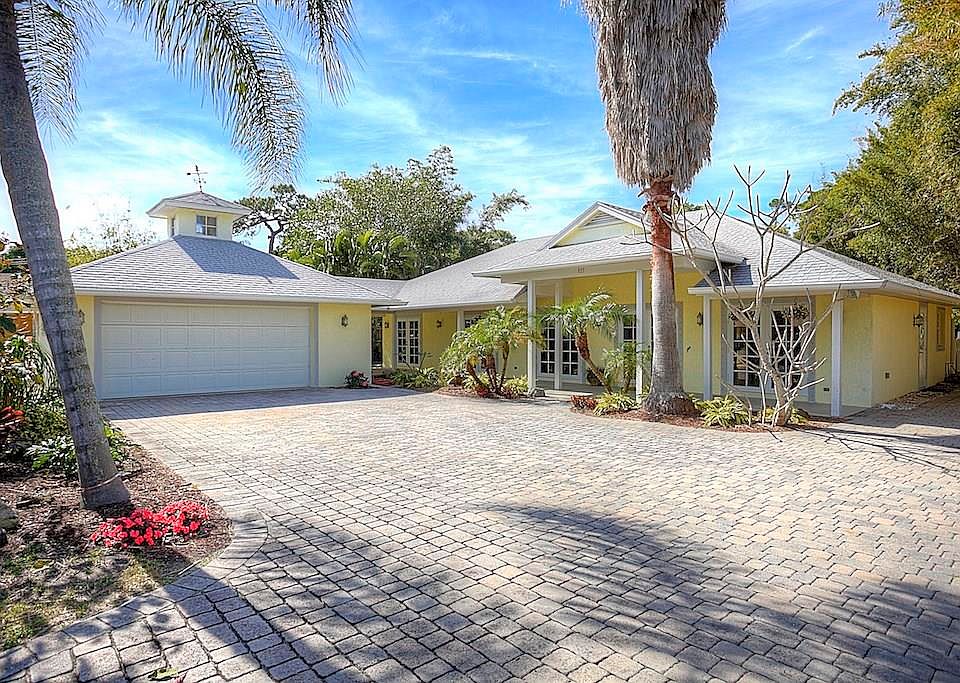 1st image of 955 NW Egret Ct