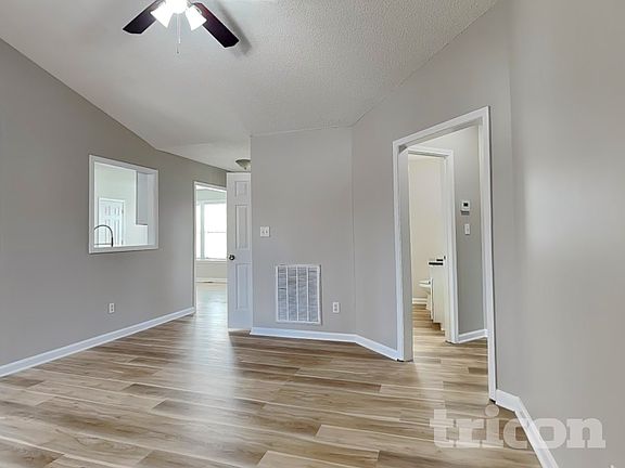2nd image of 121 Quiet Refuge Ln