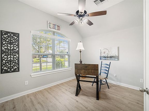 4th image of 15630 Kensington Bluff Dr
