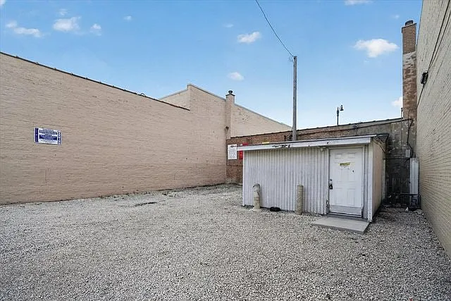 607 W Roosevelt Rd — Photo 59