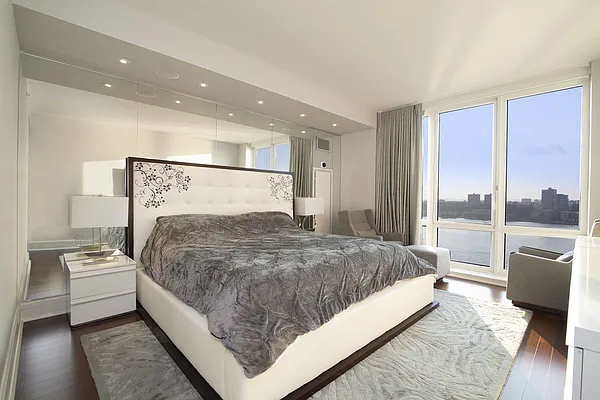 Sold by BLU Real Estate | media 4