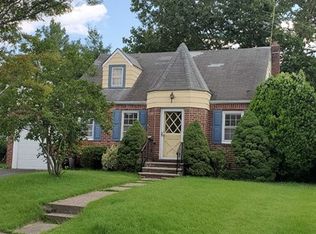 39-34 Sunderland Dr, Fair Lawn, NJ 07410