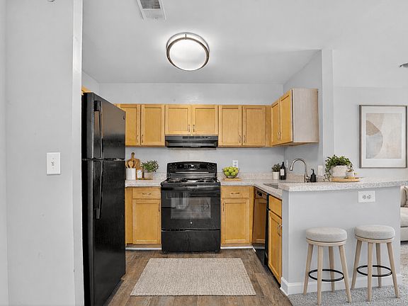 2nd image of 9950 Guilford Rd #112