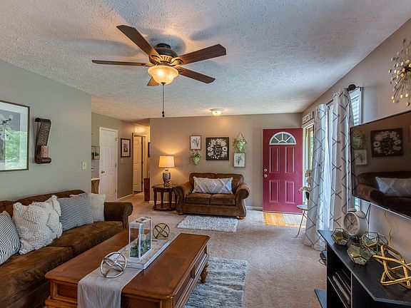 2nd image of 2025 Carolina Ave