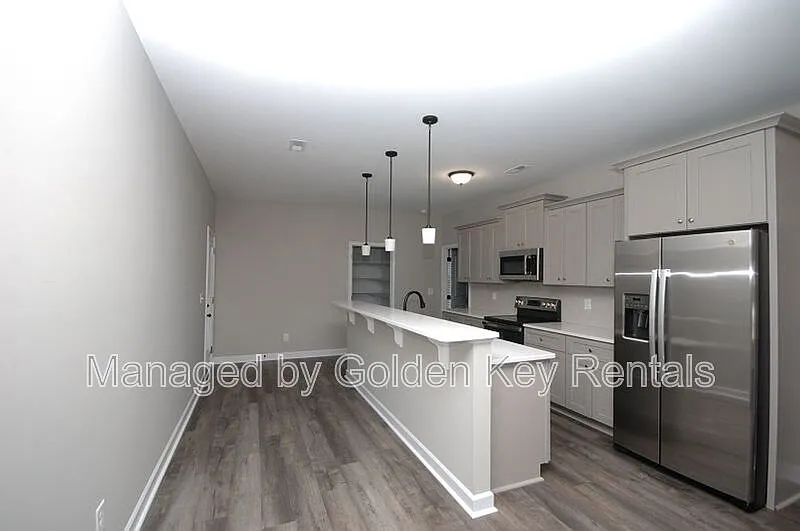 3 bed, 2.0 bath, $1,700 — Photo 3