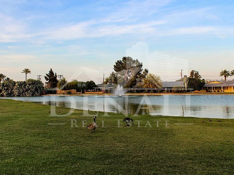 9807 W Mockingbird Dr — Photo 40