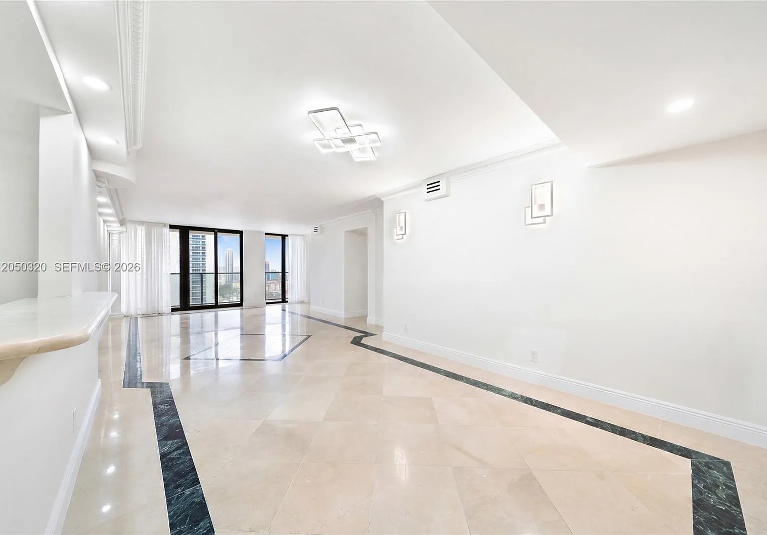 Catania Condo — Photo 2