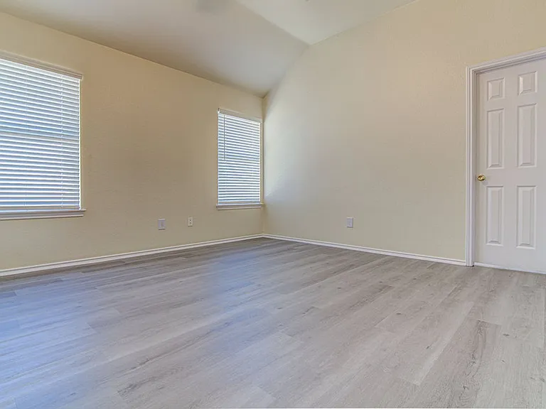 1604 Southwestern Trl — Photo 15