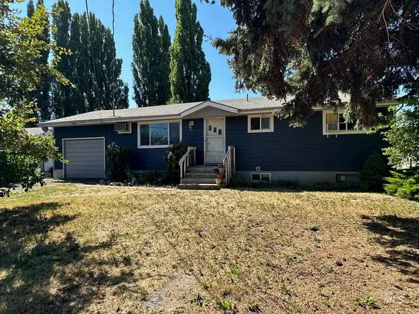 911 Kenneth St, Moscow, ID 83843