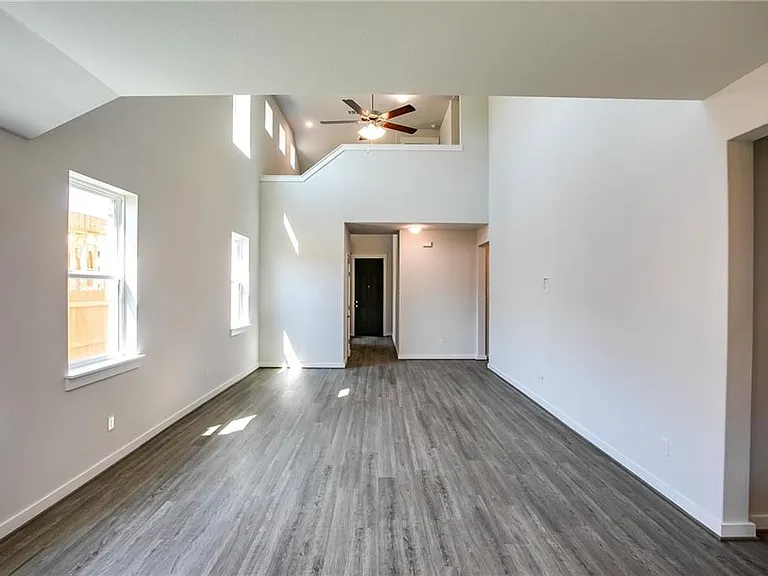 603 Pheasant Hill Ln — Photo 6