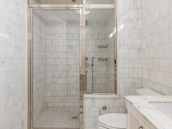 160 West 12th Street image 9 of 20