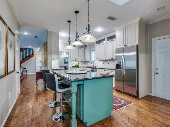 7044 Allen Place Dr, Fort Worth, TX 76116