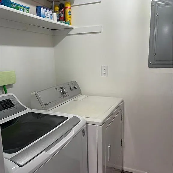 802 Lindsey Ct — Photo 6