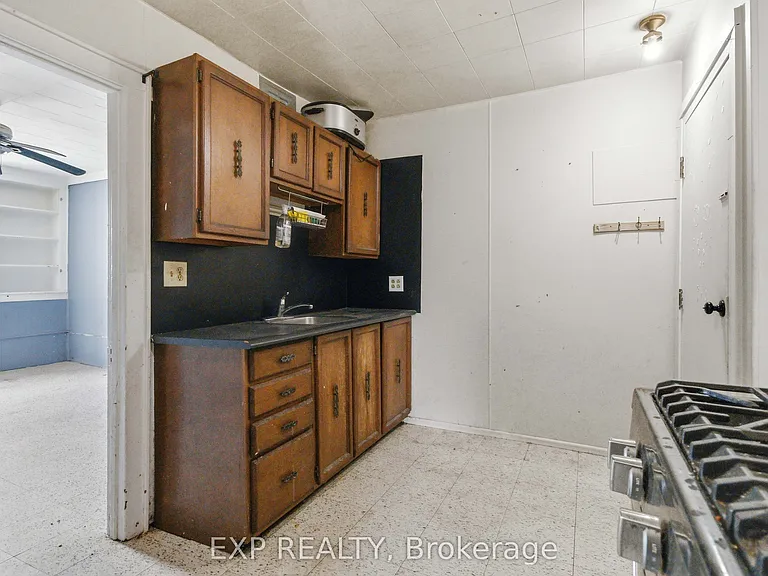 20 Colborne St S #1 — Photo 16