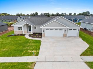335 Brookline Ave, De Pere, WI 54115