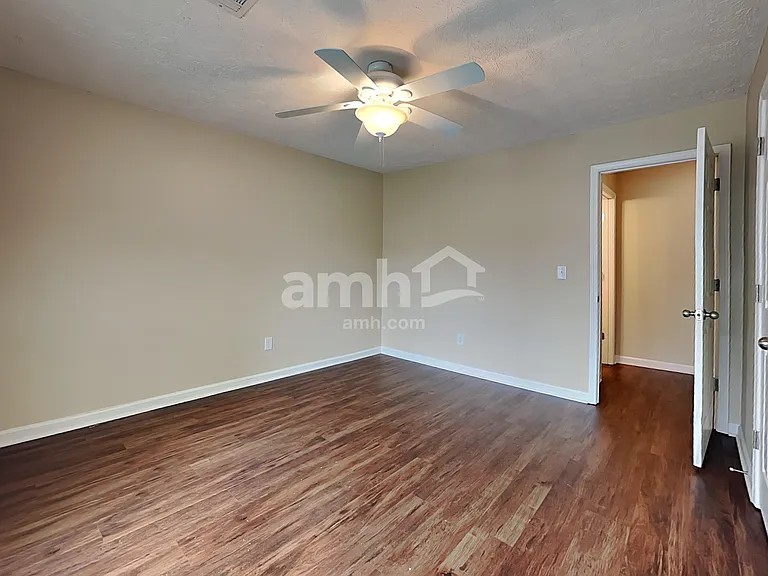 616 Laurel Bnd — Photo 14