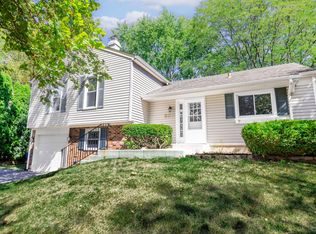 983 Stuart Dr, Bartlett, IL 60103