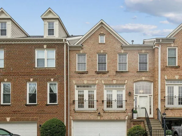 4056 Laar Ct, Fairfax, VA 22033
