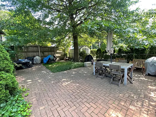 Rented by Native Real Estate LLC | media 15