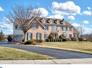 2033 Silverwood Dr, Newtown, PA 18940